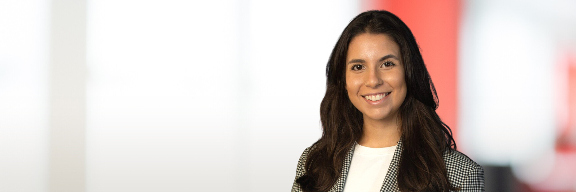 Headshot of Valentina Vellinho Nardin