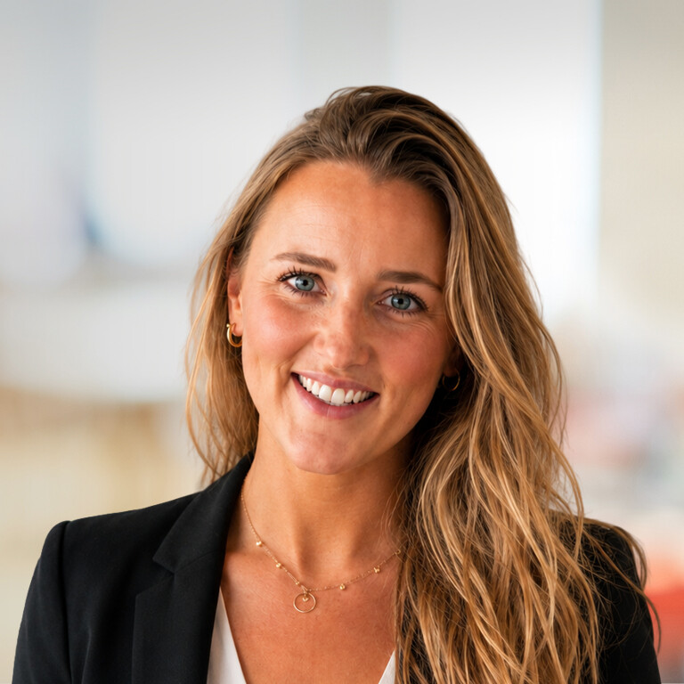 Headshot of Cassie Forman