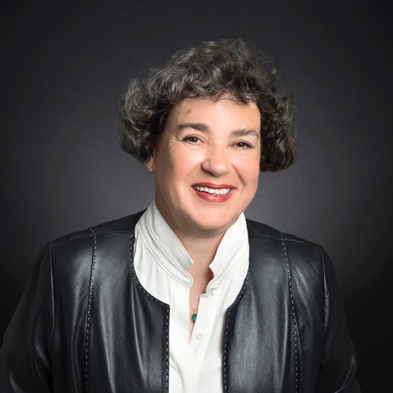 Headshot of Eva Henry-Kuenne