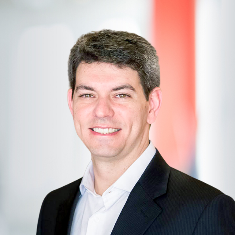 Headshot of André Leme