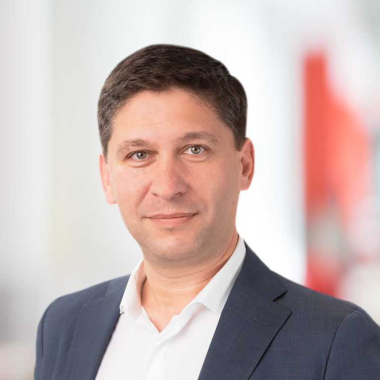 Headshot of Alex Martynov