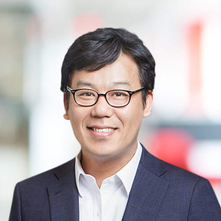 Headshot of Moonsup Shin