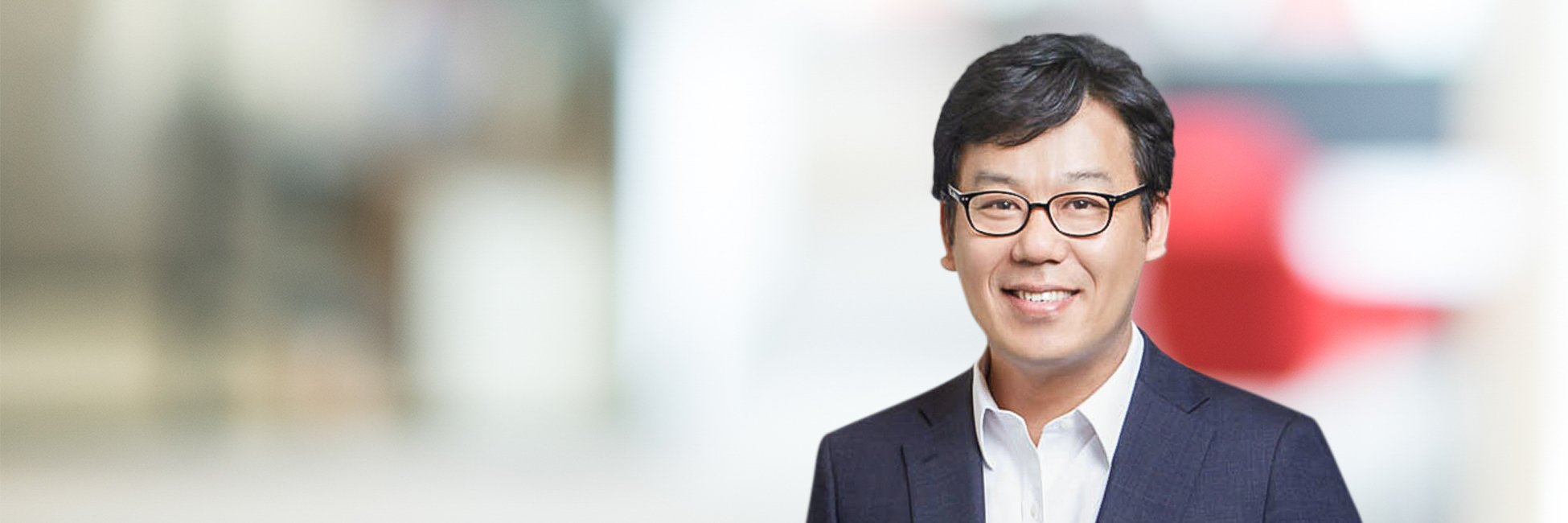 Headshot of Moonsup Shin