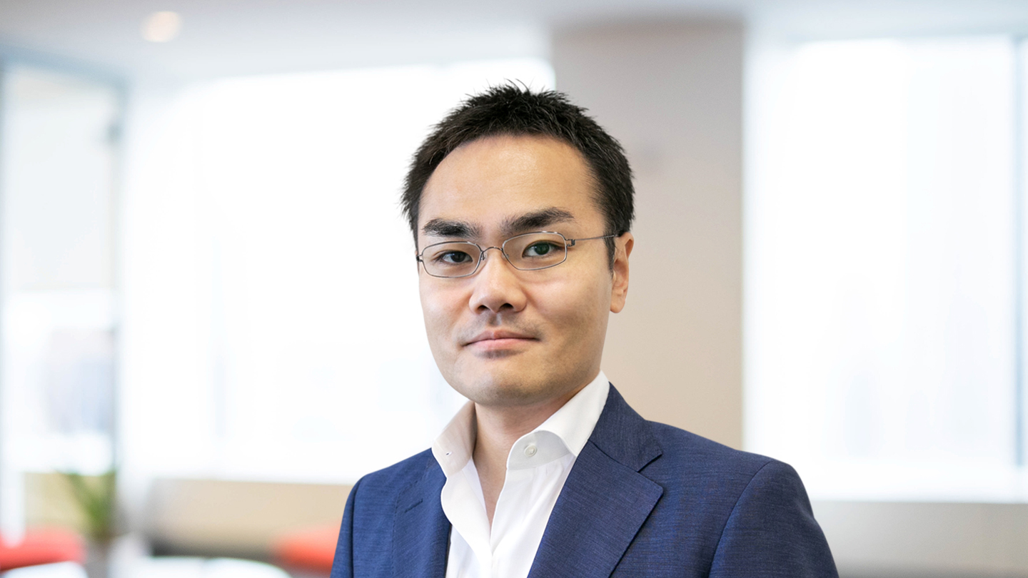 Headshot of Takashi Ohara