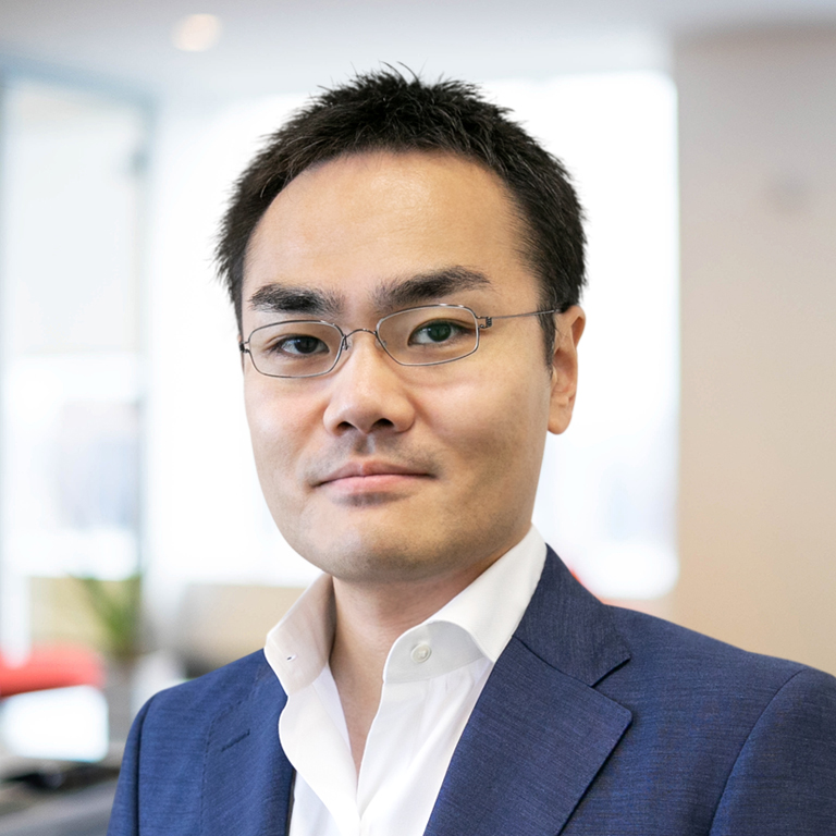 Headshot of Takashi Ohara