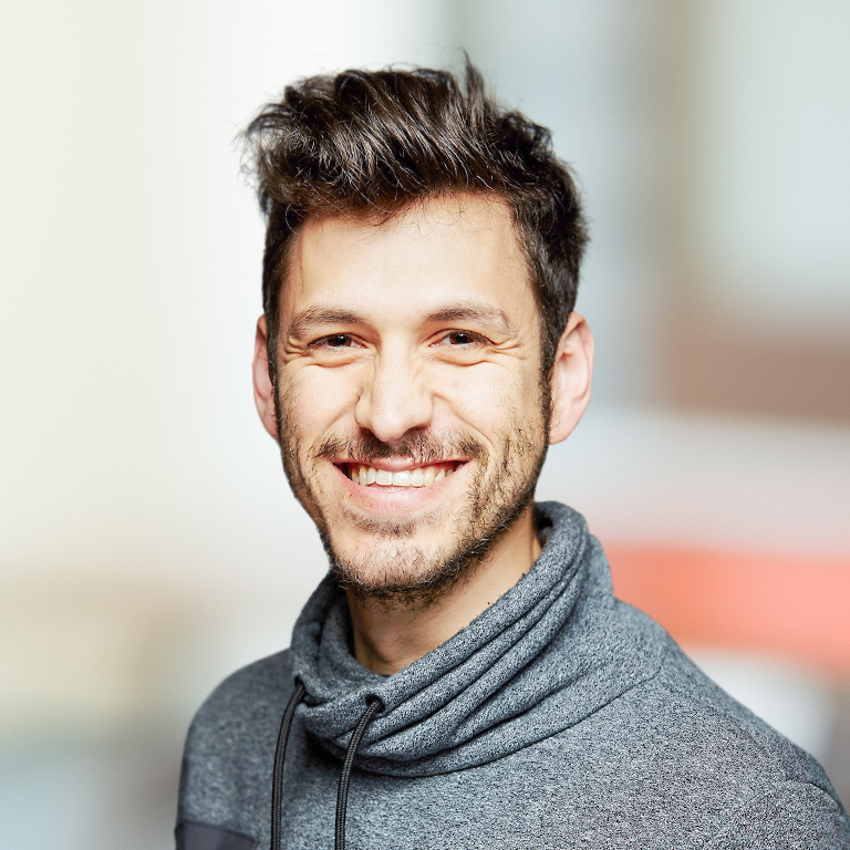 Headshot of Robert Cercós