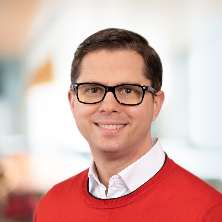 Headshot of Jens Engelhardt