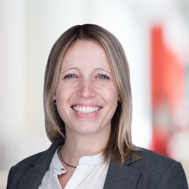 Headshot of Laura van Dijk