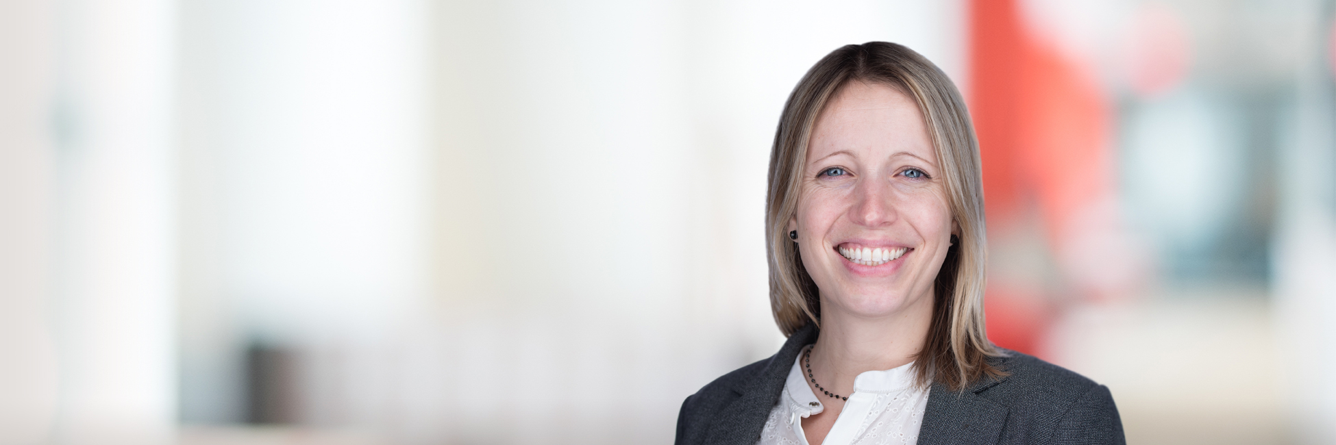 Headshot of Laura van Dijk