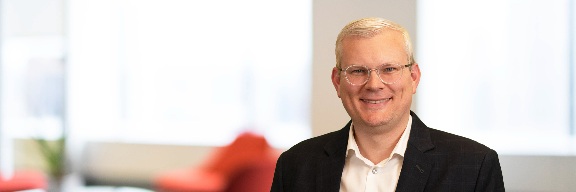 Headshot of Dominik Boehler