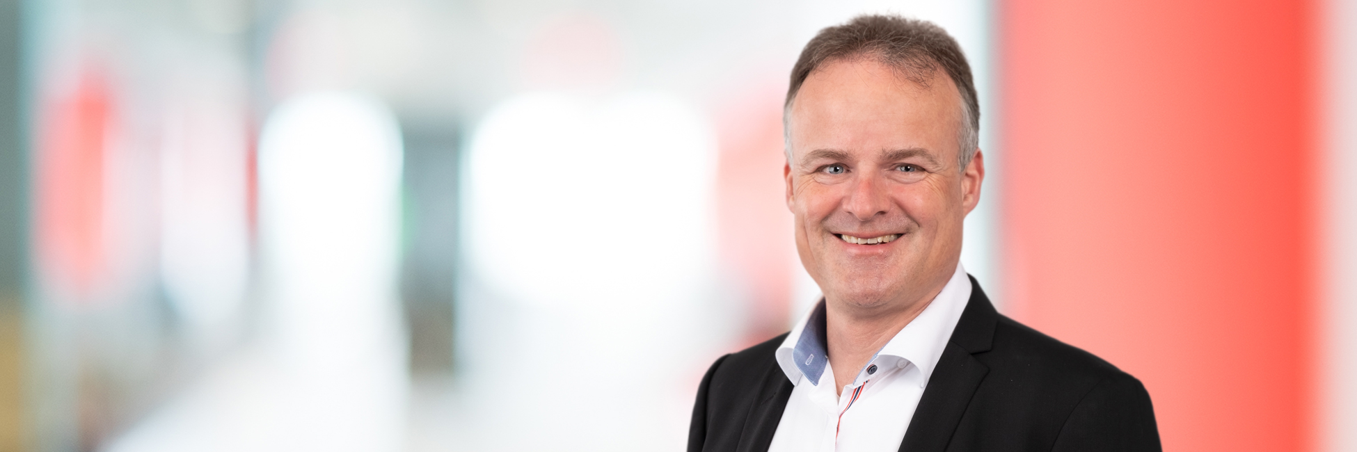 Headshot of Oliver Gertz