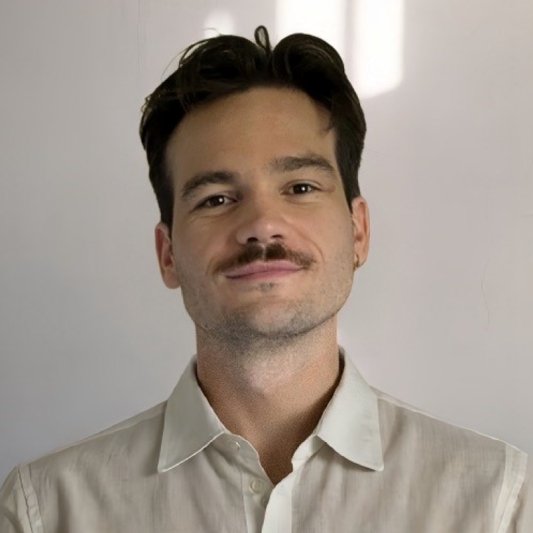 Headshot of Elliot Wenman