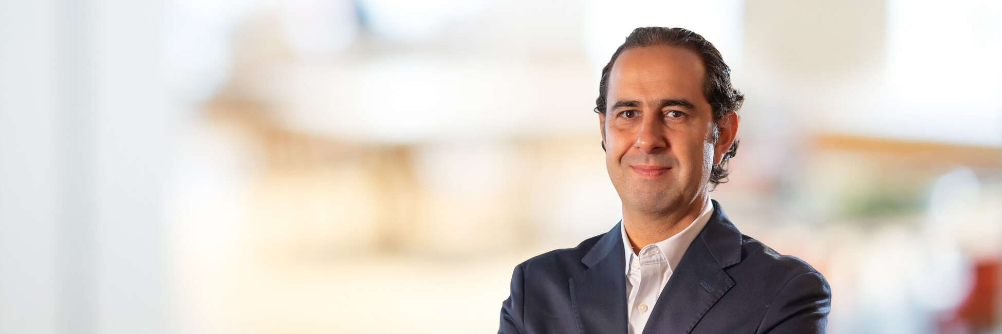 Headshot of Alejandro Mendoza