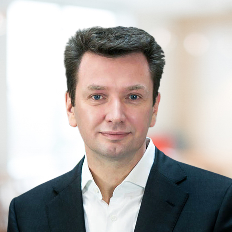 Headshot of Andreas Dullweber