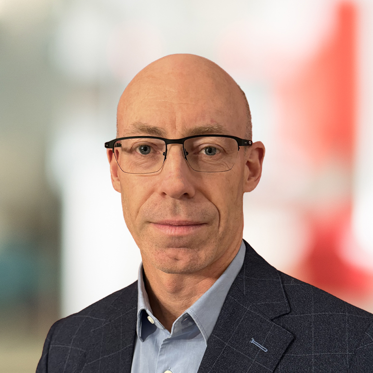 Headshot of Stuart Sim