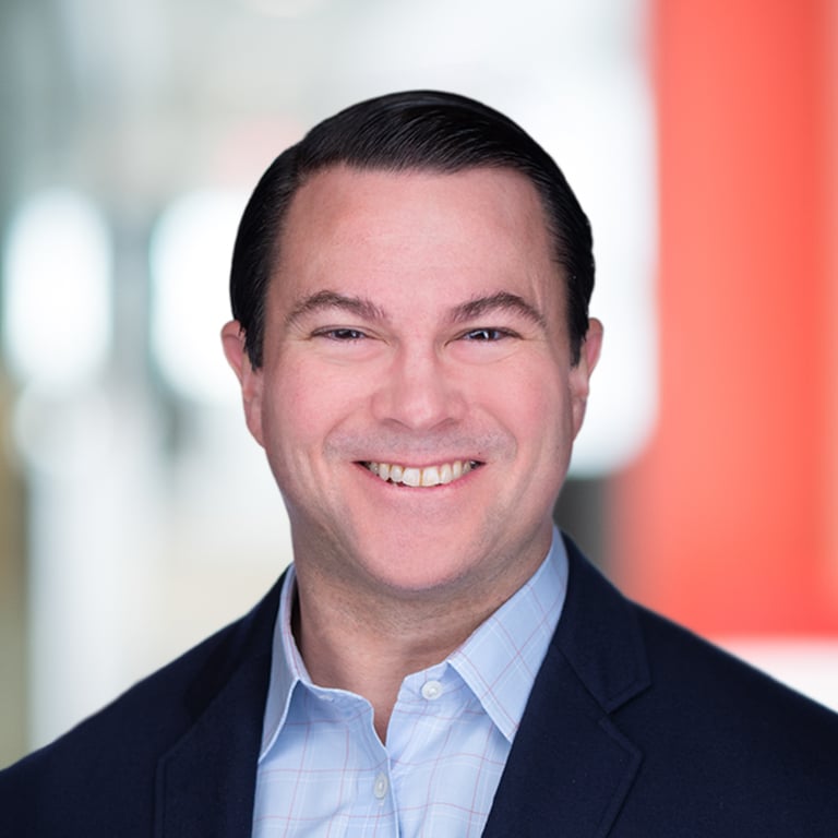 Headshot of Will Warren