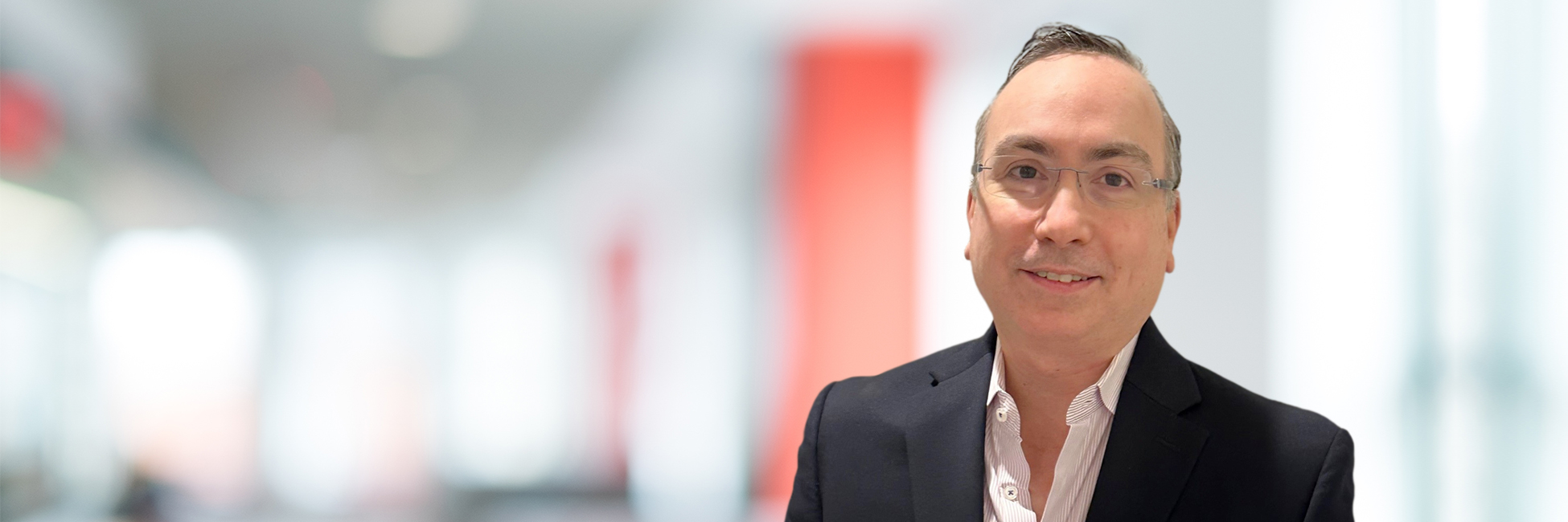 Headshot of Ernesto Robles