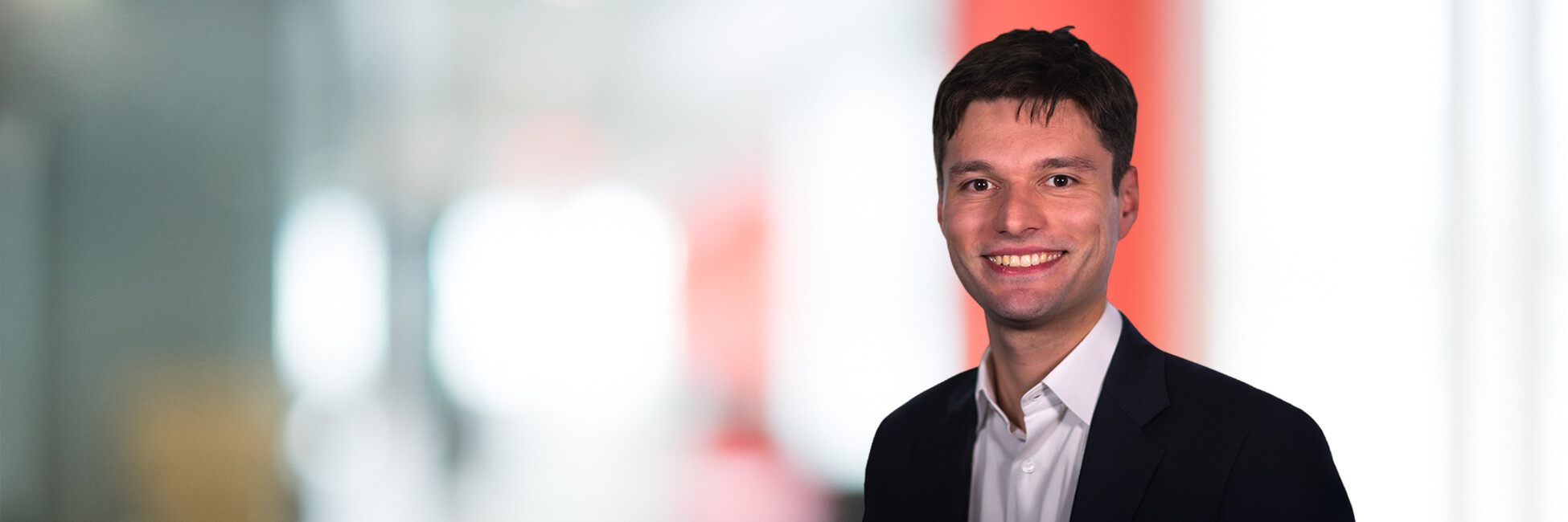 Headshot of Gustavo D'Avó