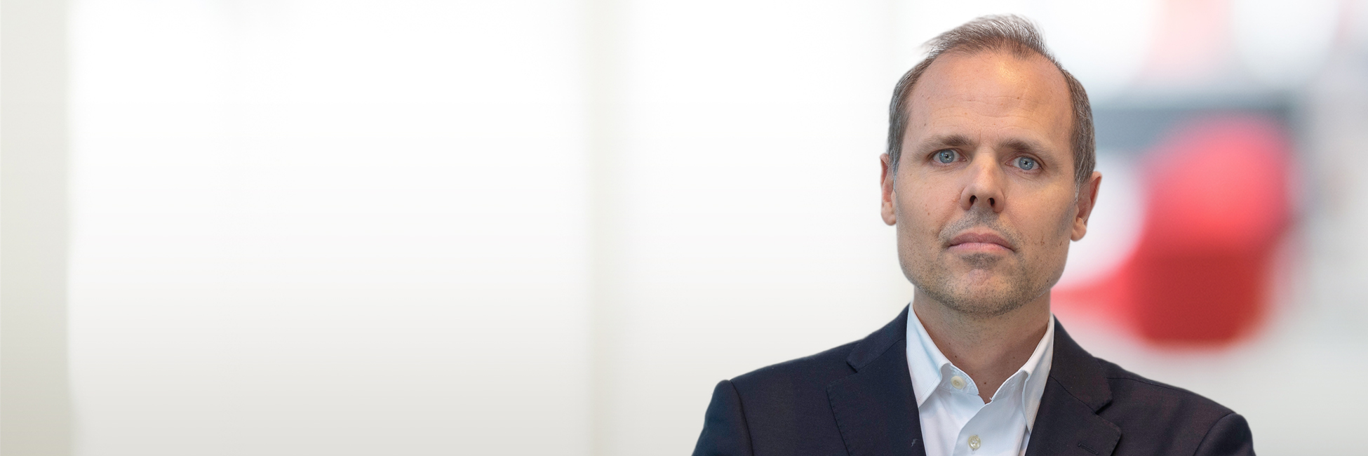 Headshot of Alexander Stechel