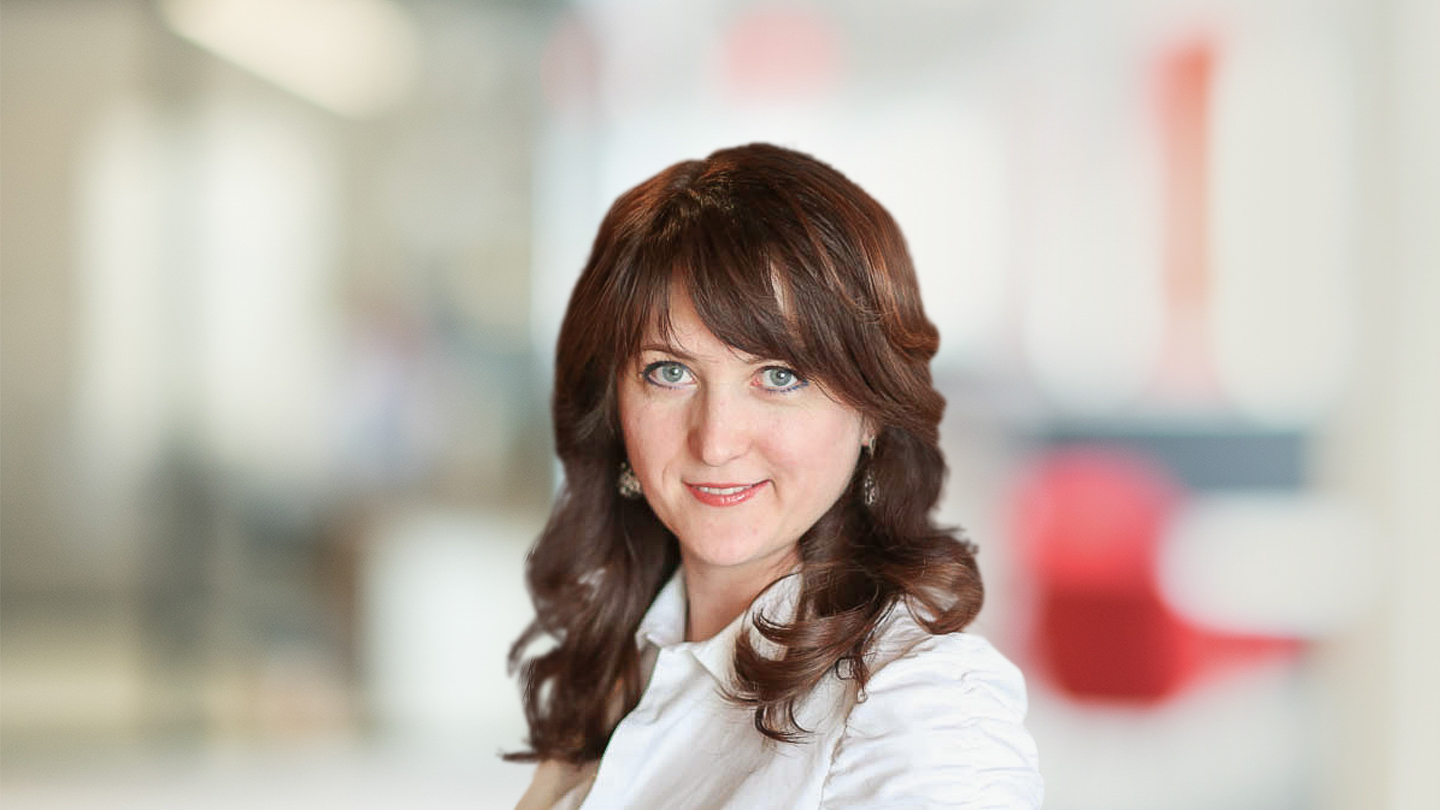 Headshot of Olya Linde