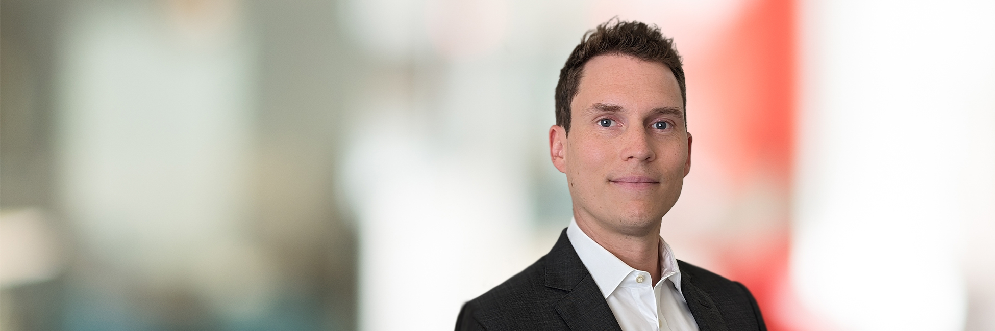 Headshot of Tim Lindner