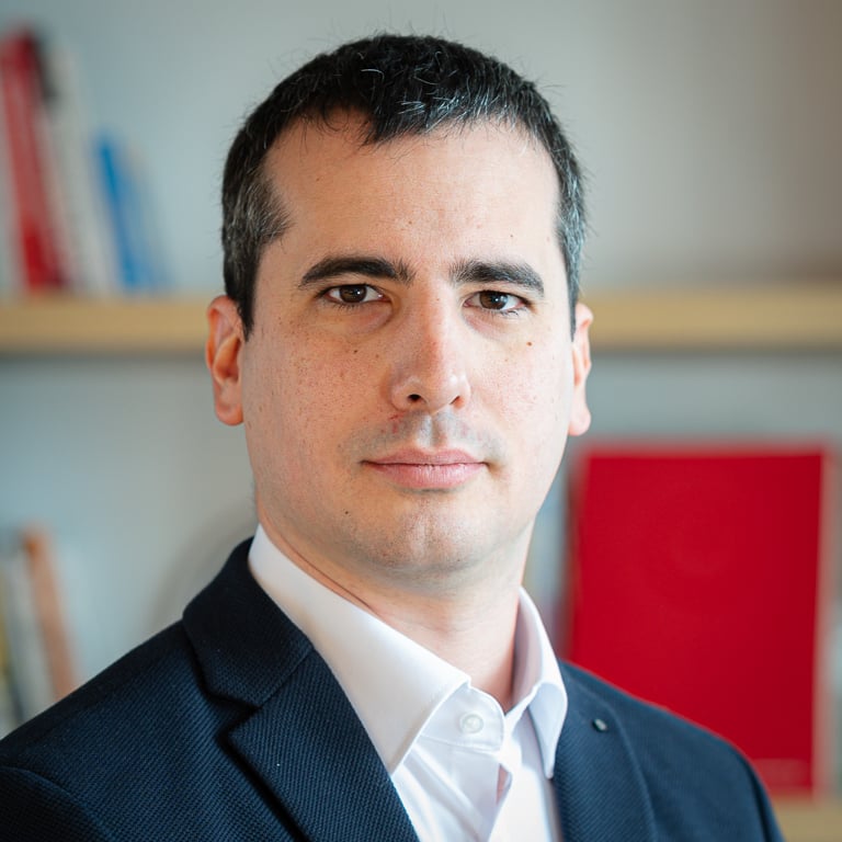 Headshot of Arthur Loiret