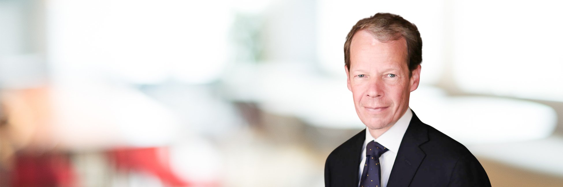 Headshot of Till Vestring