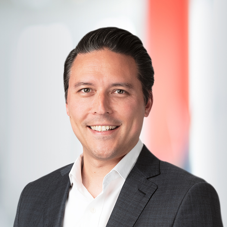 Headshot of Derek Lum