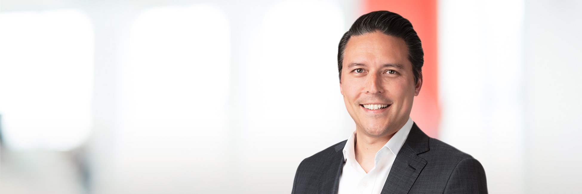 Headshot of Derek Lum