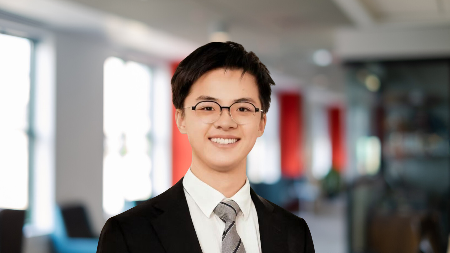 Headshot of Simon Xiao