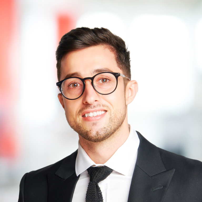 Headshot of Tony Gomes