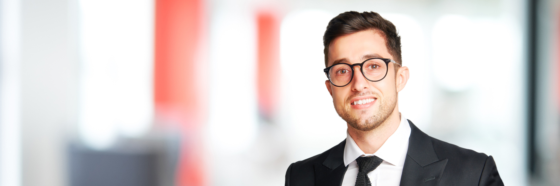 Headshot of Tony Gomes