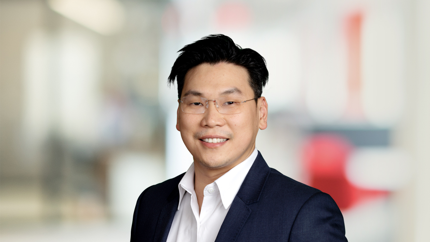 Headshot of Derek Keswakaroon