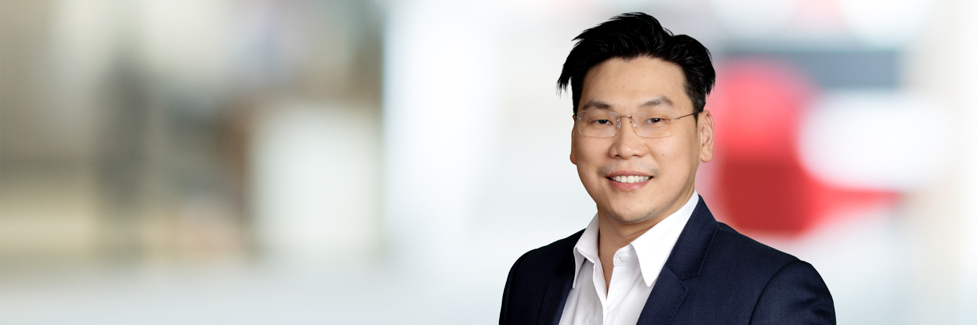 Headshot of Derek Keswakaroon