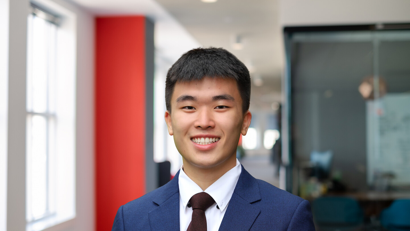 Headshot of Roger Cheng