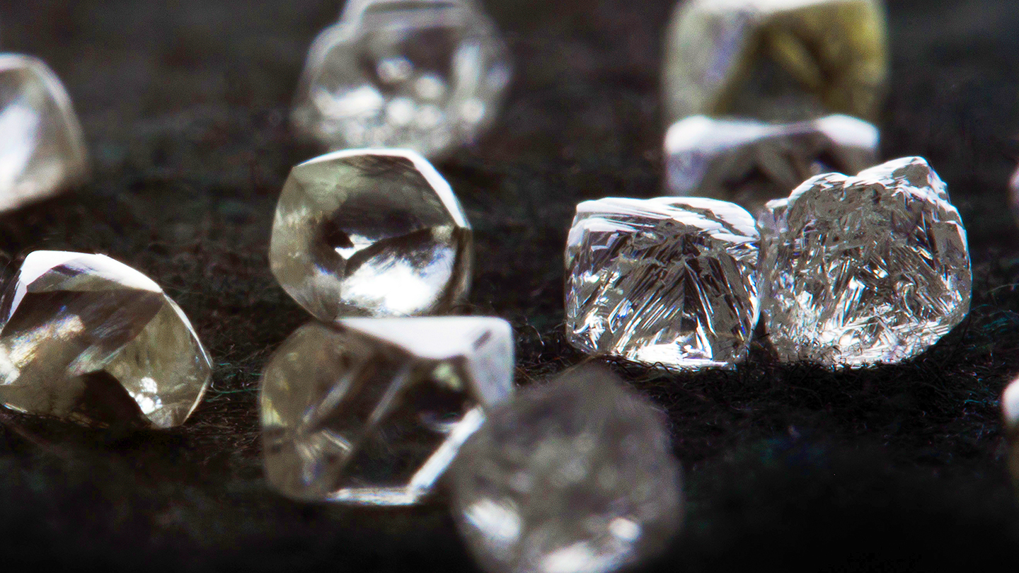 De Beers Group: steady improvement in demand for rough diamonds in