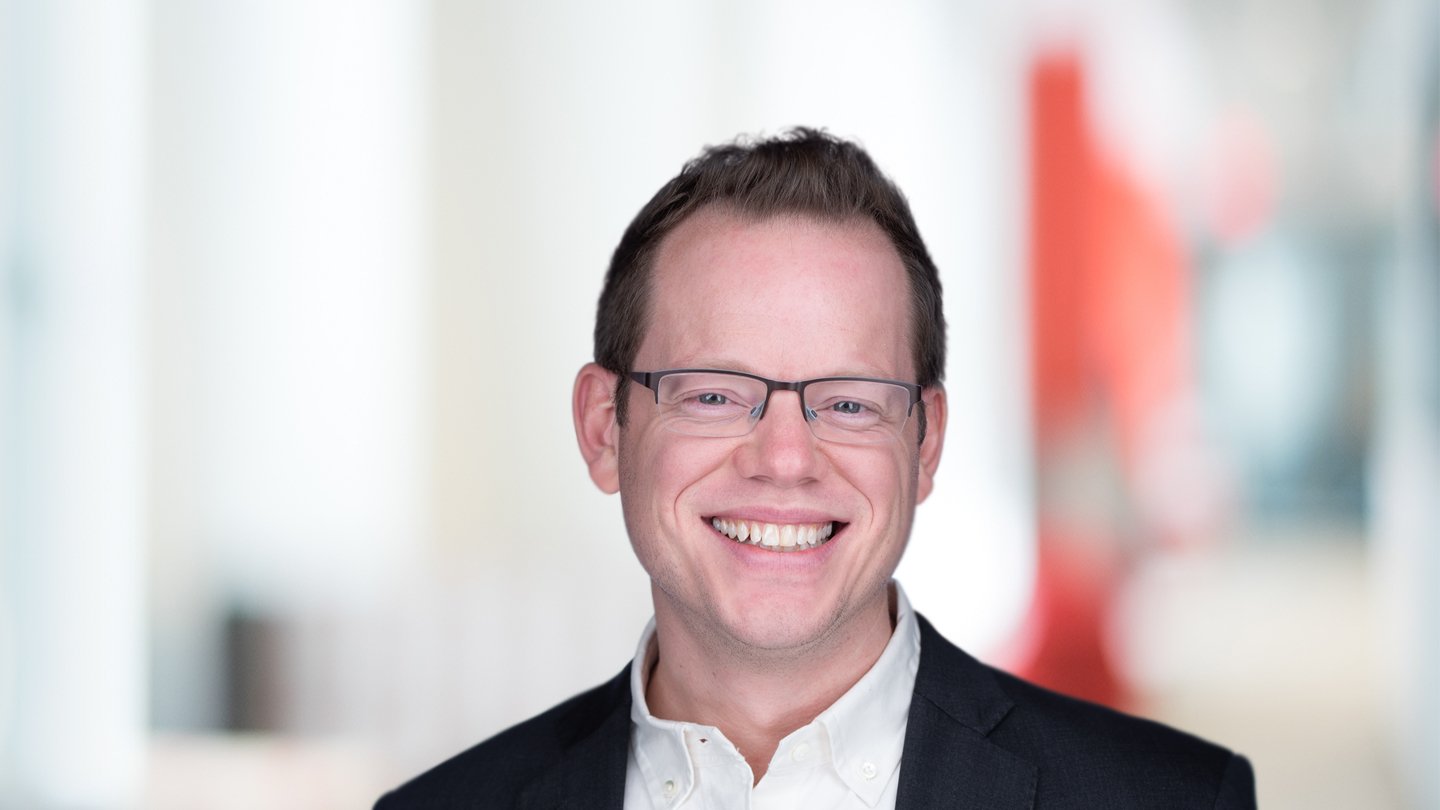 Headshot of Jon van der Veen