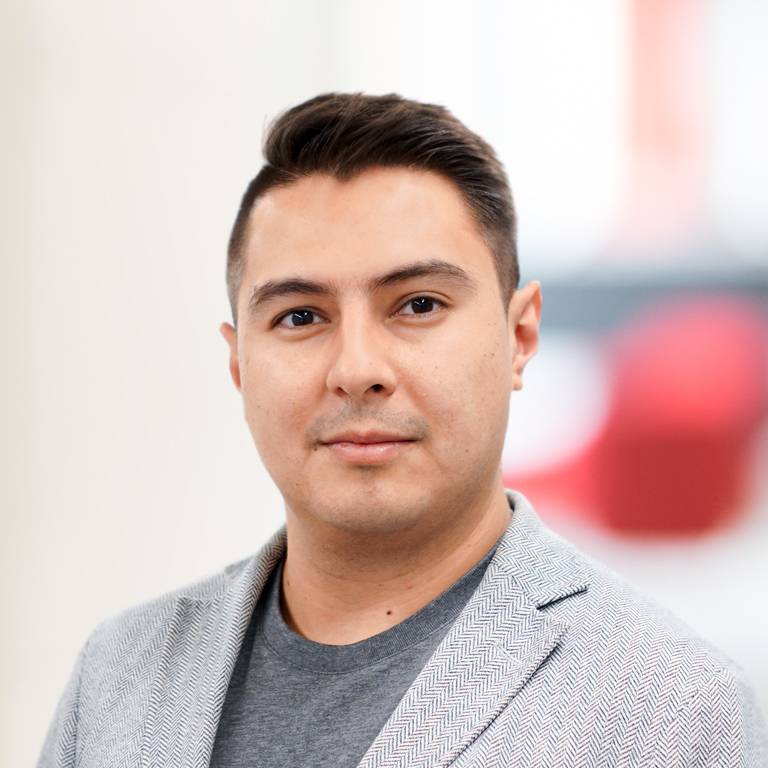 Headshot of Diego Verastegui
