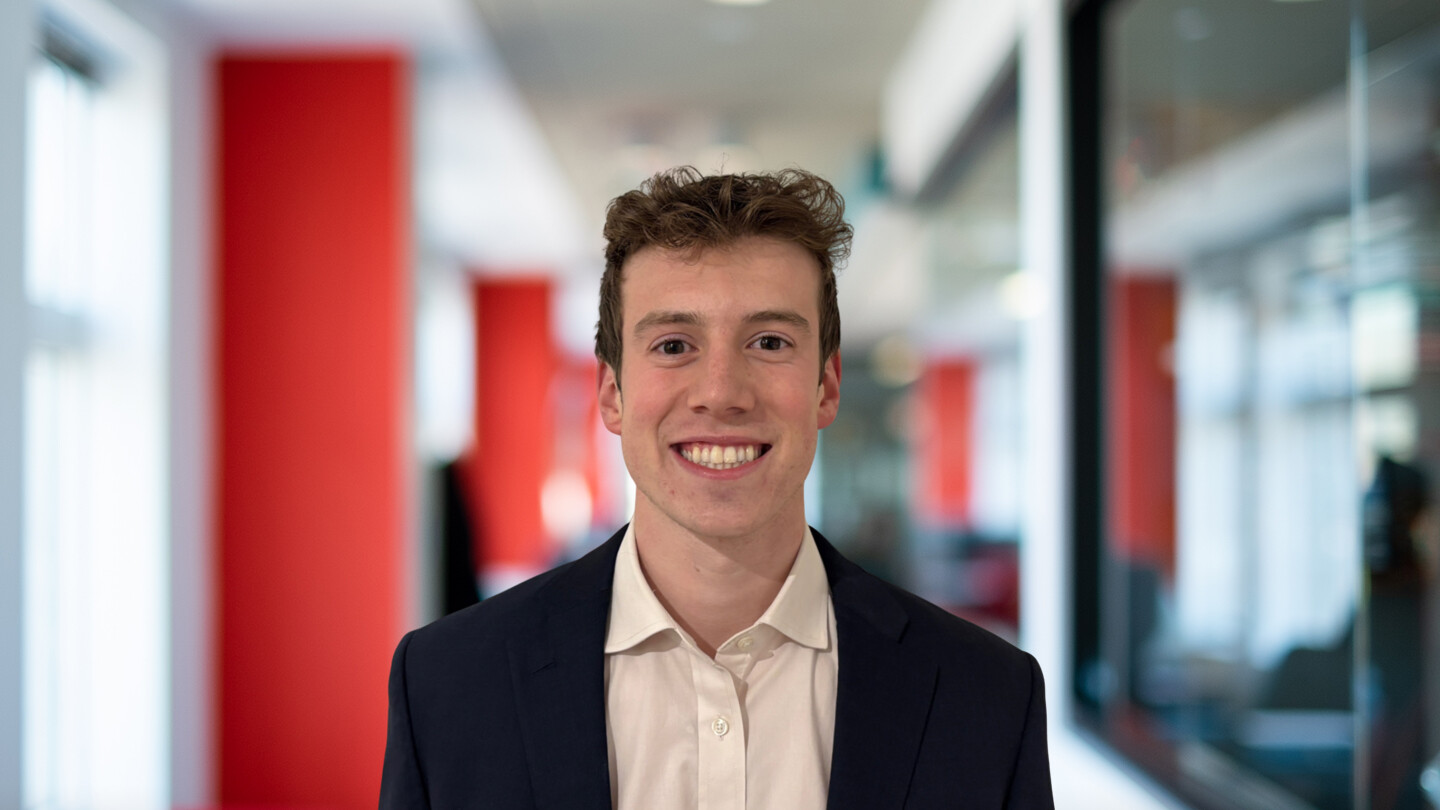 Headshot of Daniel Jung