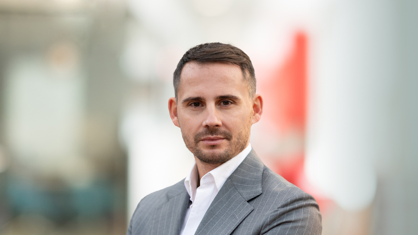 Headshot of Armando Guastella