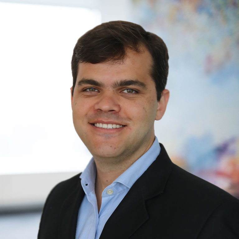 Headshot of André Bolonhini