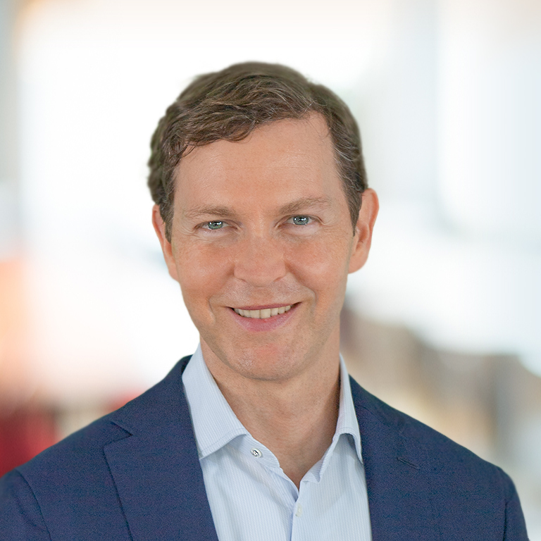 Headshot of Stefan Wörner