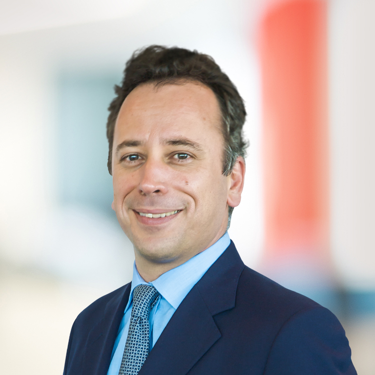 Headshot of Graham Elton