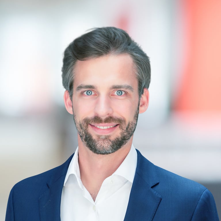 Headshot of Hendrik Lamché