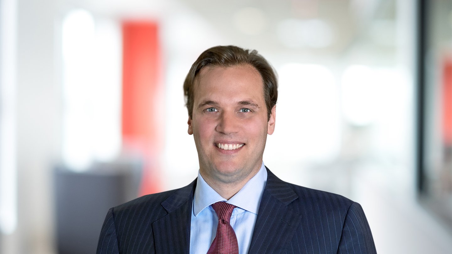 Headshot of Enver Adakan