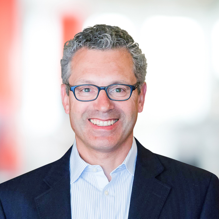 Headshot of Thomas Lustgarten