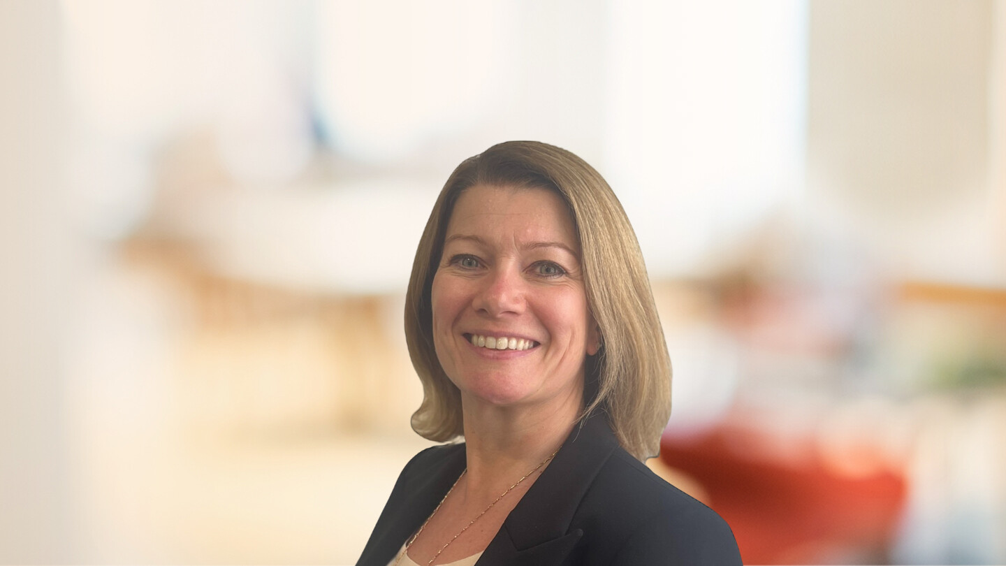 Headshot of Tamsin Bury