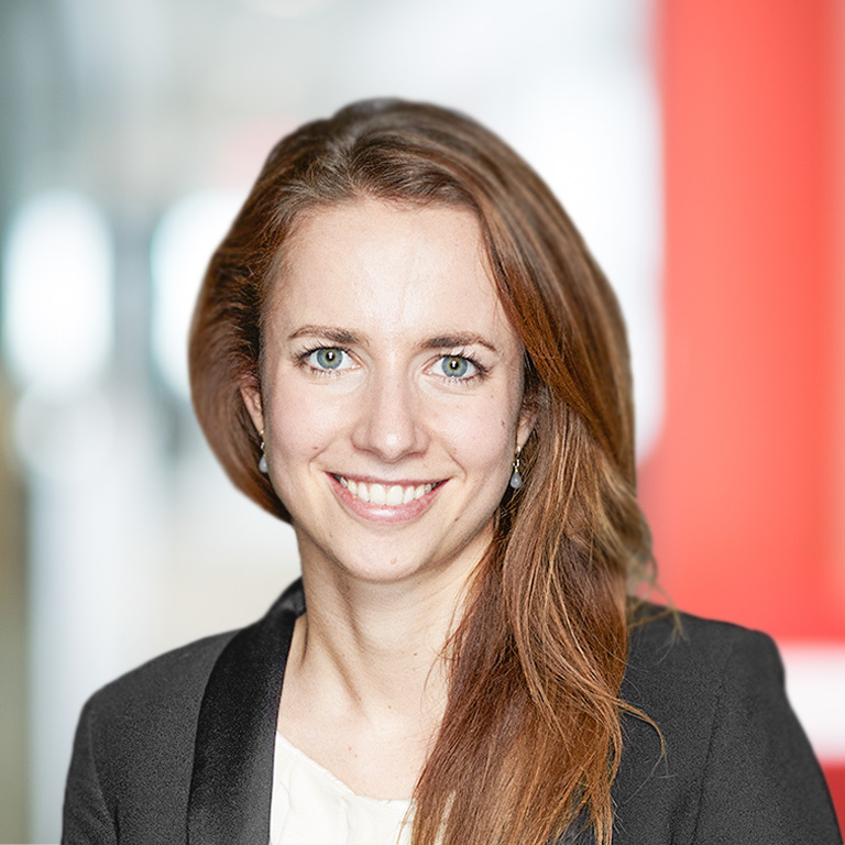 Headshot of Sophia Holst