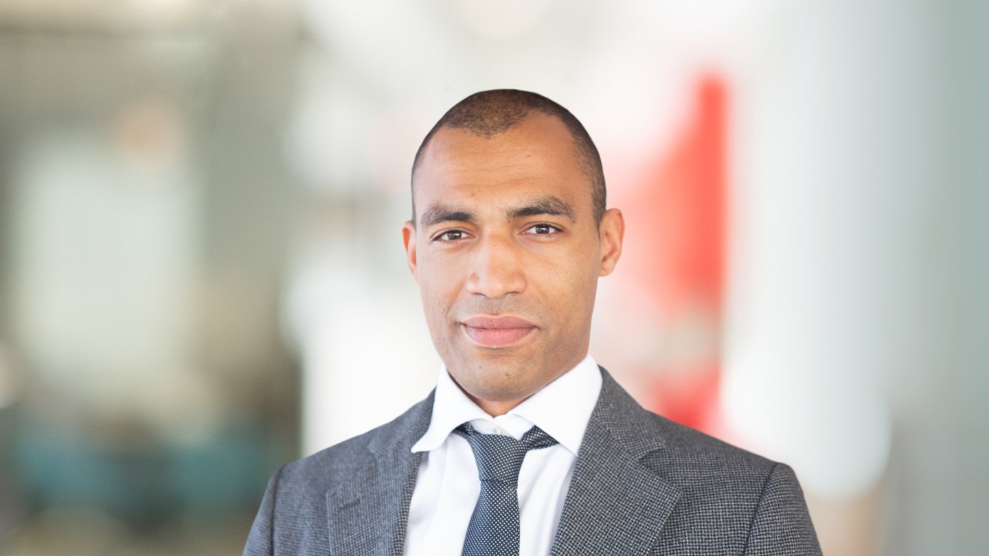 Headshot of Kande Kazadi