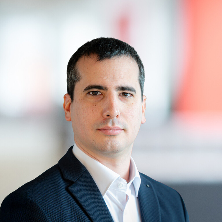 Headshot of Arthur Loiret